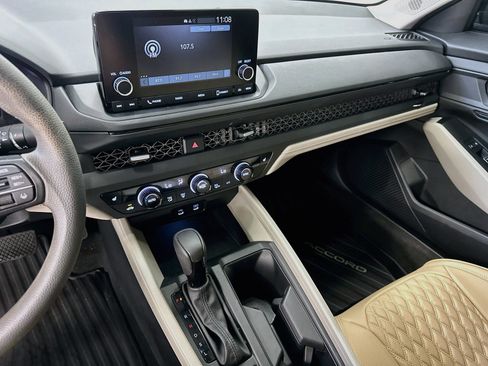 Used 2025 Honda Accord SE image 25