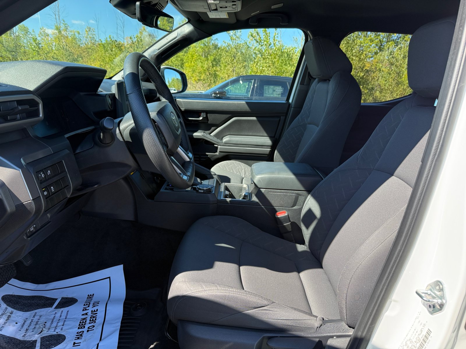 Used 2024 Toyota Tacoma SR5 AWD/4WD image 5