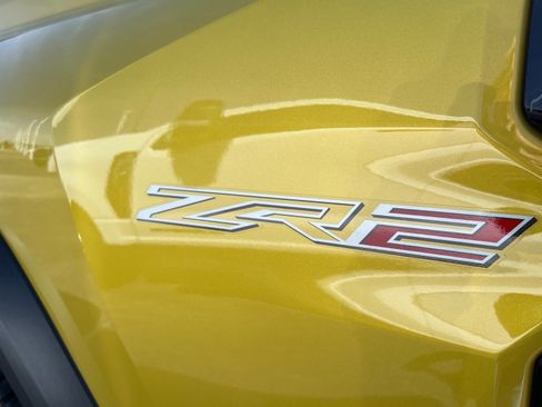 Used 2023 Chevrolet Colorado ZR2 w/ ZR2 Convenience Package III image 5