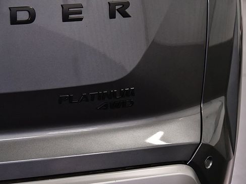 Used 2025 Nissan Pathfinder Platinum AWD/4WD image 10