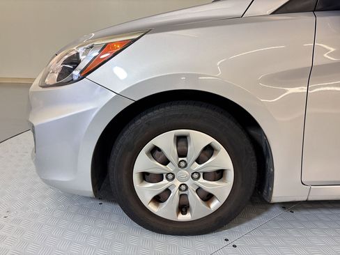 Used 2017 Hyundai Accent SE FWD image 11