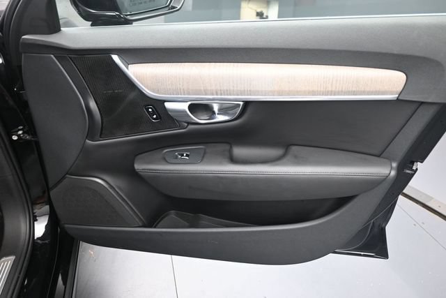 Used 2023 Volvo S90 B6 Plus AWD/4WD image 28