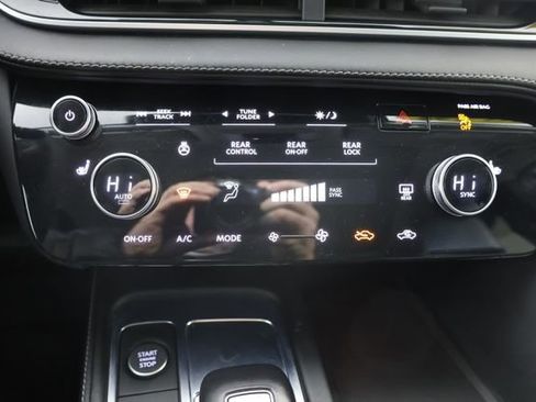 Used 2023 INFINITI QX60 Pure image 15