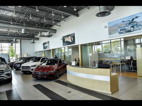 New 2025 Mercedes-Benz C 300 4MATIC Sedan image 28