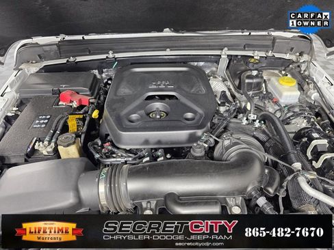 Used 2024 Jeep Wrangler Sahara image 31