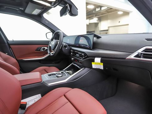 Used 2025 BMW 330i xDrive Sedan w/ Premium Package image 30