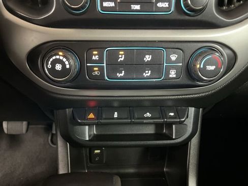 Certified 2018 Chevrolet Colorado LT w/ LT Convenience Package image 17