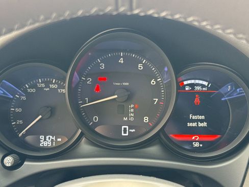 Certified 2025 Porsche Macan AWD/4WD image 30