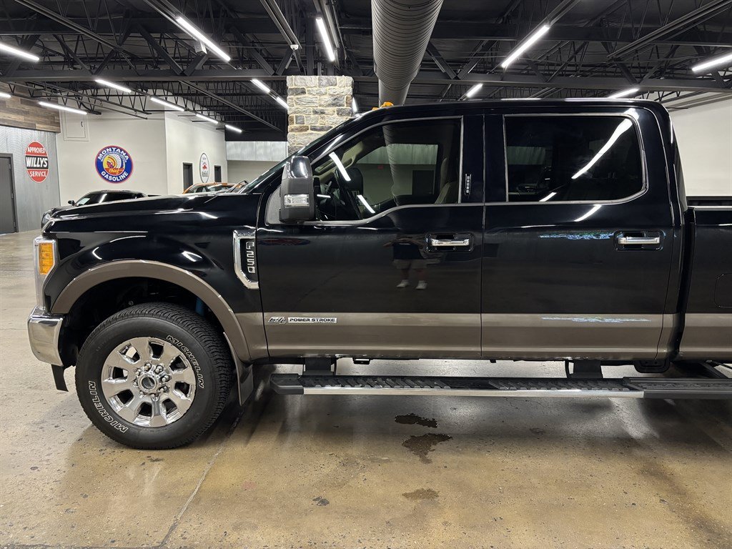Used 2017 Ford F250 Lariat w/ Chrome Package AWD/4WD image 5