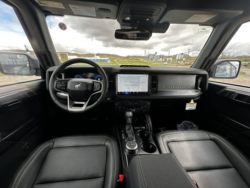 New 2025 Ford Bronco Badlands image 21