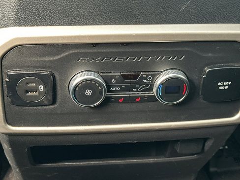 Used 2023 Ford Expedition Limited image 44