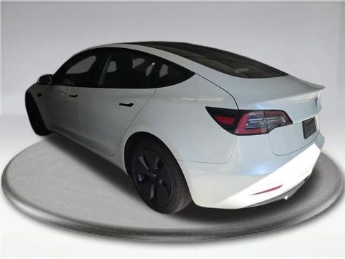 Used 2023 Tesla Model 3 Standard Range RWD image 9
