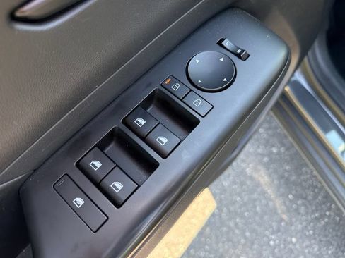 Used 2025 Hyundai Kona SE AWD/4WD image 23