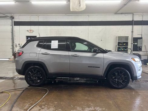 Used 2023 Jeep Compass Latitude w/ Convenience Group AWD/4WD image 8