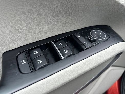 Used 2024 Kia Soul LX image 13