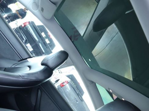 Used 2018 Tesla Model 3 Long Range RWD image 18