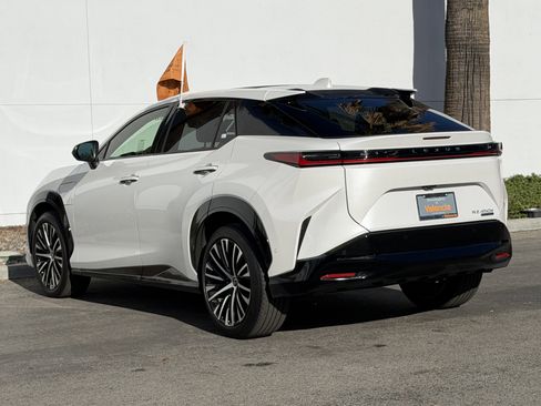 Used 2023 Lexus RZ 450e Premium image 10