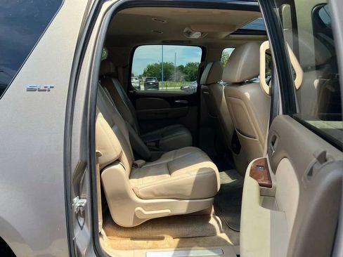 Used 2007 GMC Yukon XL SLT w/ SLT Preferred Equipment Group image 13