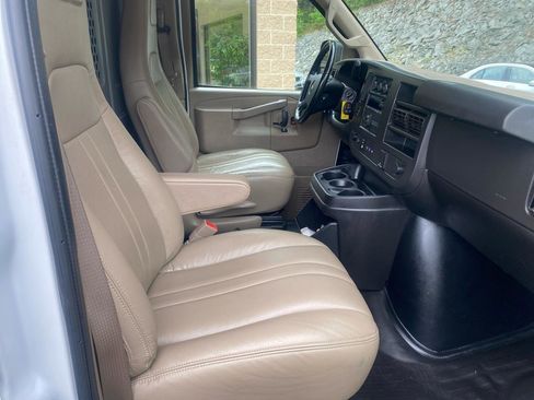 Used 2020 Chevrolet Express 2500 w/ Driver Convenience Package RWD image 7