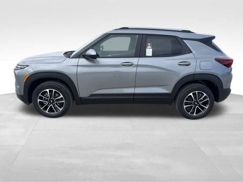 New 2026 Chevrolet TrailBlazer LT w/ Convenience Package image 2