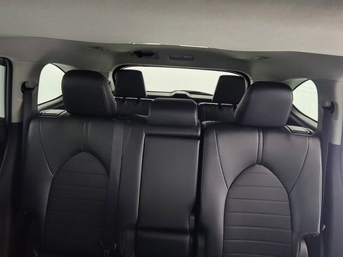 Certified 2025 Toyota Highlander XLE image 13