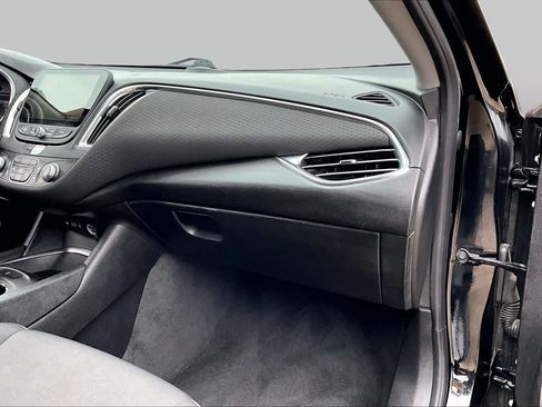 Used 2020 Chevrolet Malibu LT FWD image 18