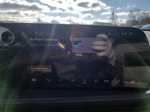 New 2026 Chevrolet Traverse LT w/ Enhanced Driving Package image 24