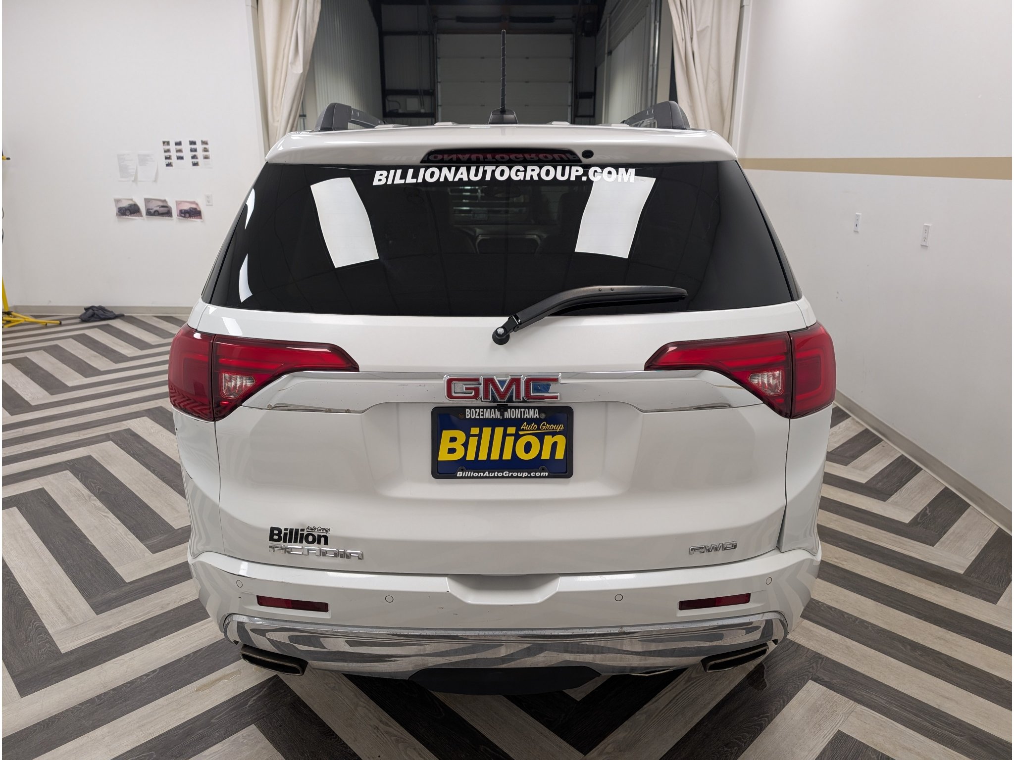 Used 2018 GMC Acadia Denali w/ Technology Package AWD/4WD image 7