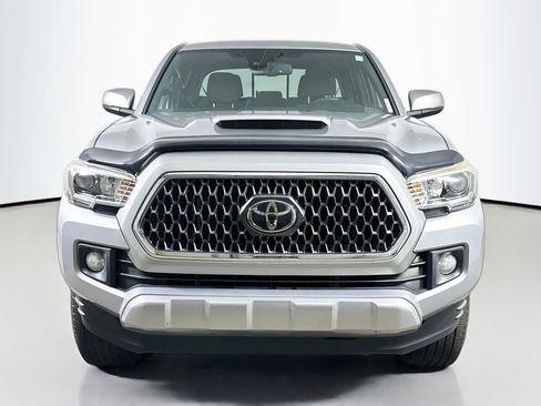 Used 2019 Toyota Tacoma TRD Sport AWD/4WD image 2