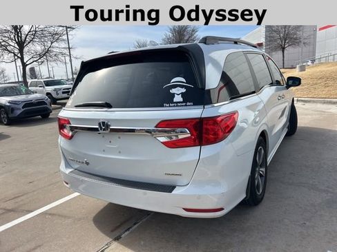 Used 2020 Honda Odyssey Touring image 3
