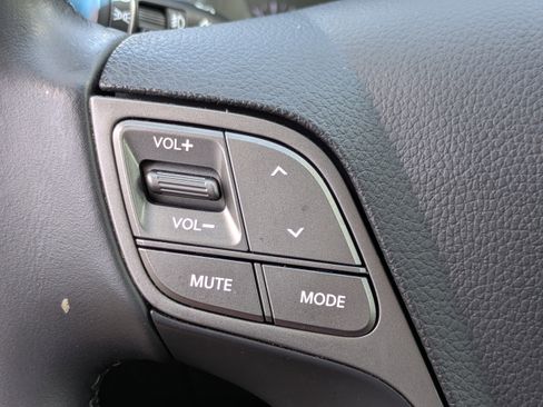 Used 2017 Hyundai Santa Fe Sport FWD image 21