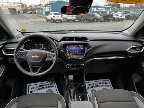 Used 2023 Chevrolet TrailBlazer LT w/ Convenience Package image 8