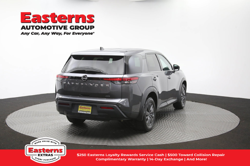 Used 2024 Nissan Pathfinder S AWD/4WD image 42