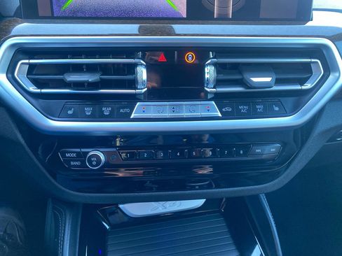 Used 2022 BMW X4 xDrive30i w/ Convenience Package image 16