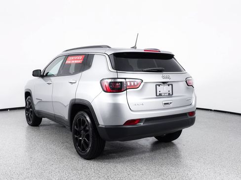Used 2022 Jeep Compass Latitude w/ Sun and Sound Group AWD/4WD image 7