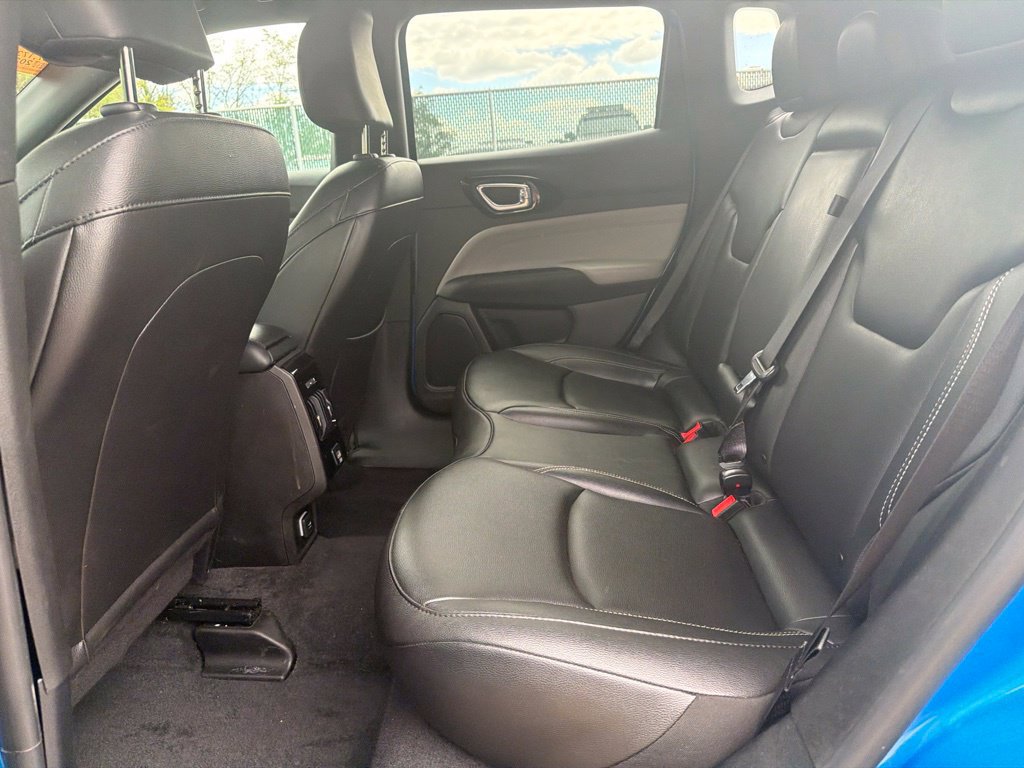 Used 2025 Jeep Compass Limited AWD/4WD image 39