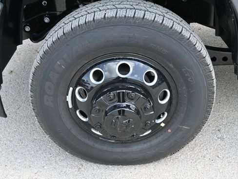 New 2026 RAM 3500 Big Horn AWD/4WD image 6