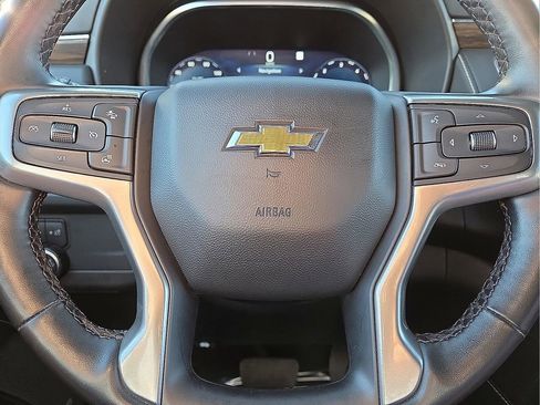 Used 2023 Chevrolet Suburban Premier image 31