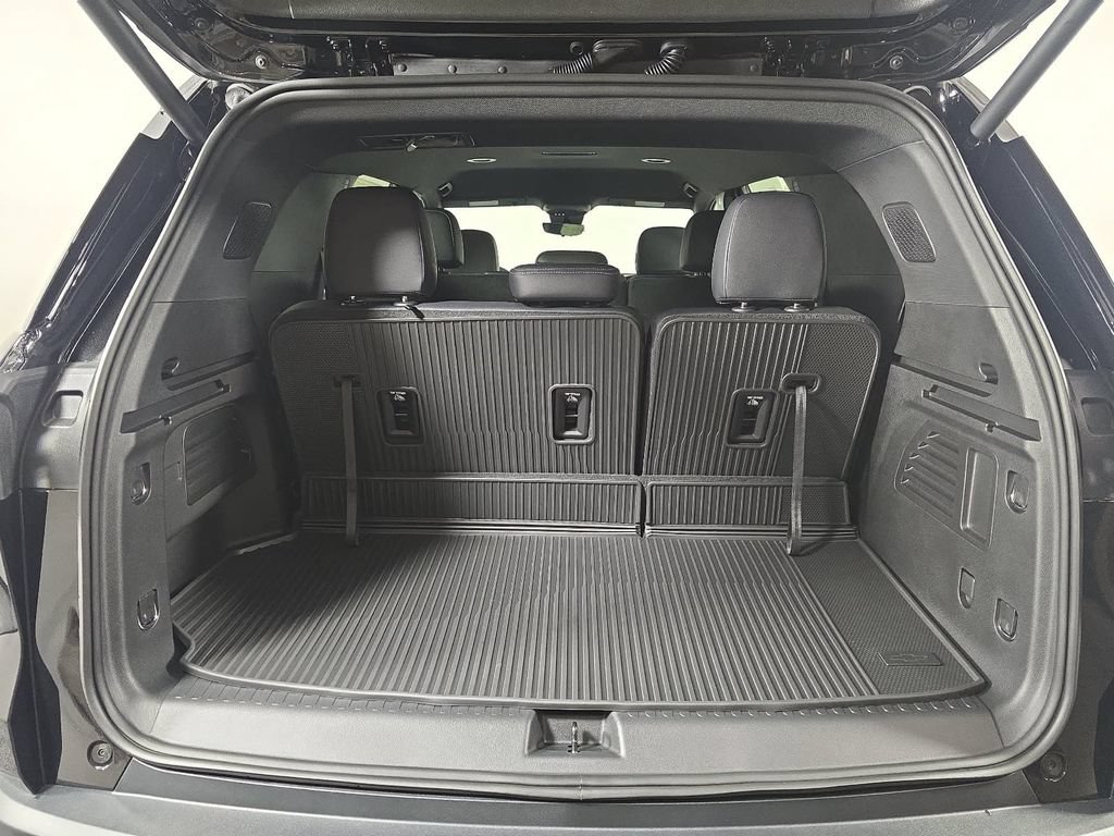 New 2027 Chevrolet Traverse LT w/ Midnight/Sport Edition AWD/4WD image 30