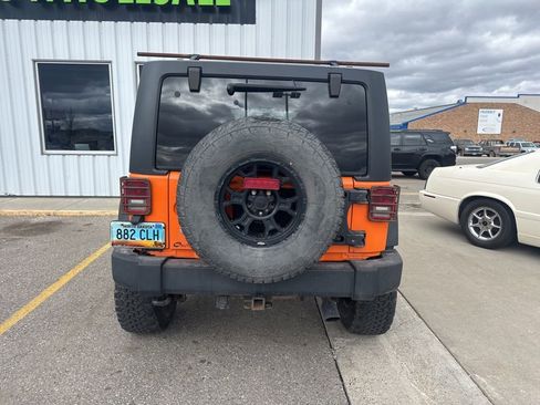 Used 2012 Jeep Wrangler Unlimited Rubicon w/ Connectivity Group AWD/4WD image 4