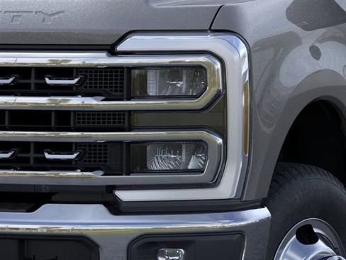 New 2026 Ford F350 XLT AWD/4WD image 18