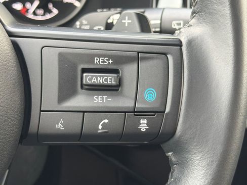 Used 2024 Nissan Pathfinder SV AWD/4WD image 21