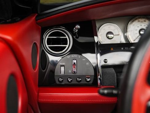 Used 2016 Rolls-Royce Dawn RWD image 36