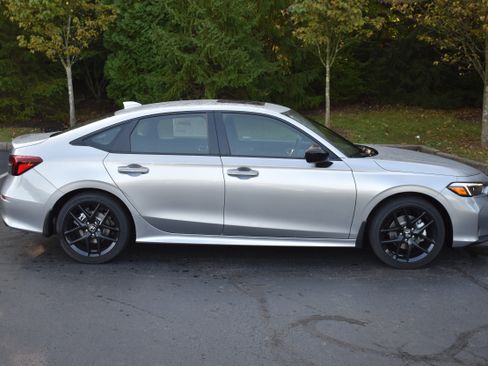 New 2026 Honda Civic FWD Hybrid Sedan image 9