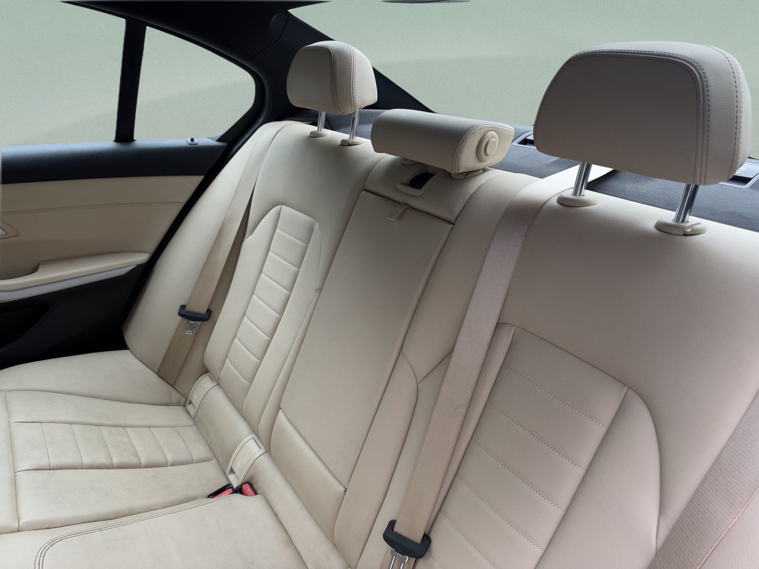 Used 2020 BMW 330i Sedan w/ Convenience Package RWD image 25