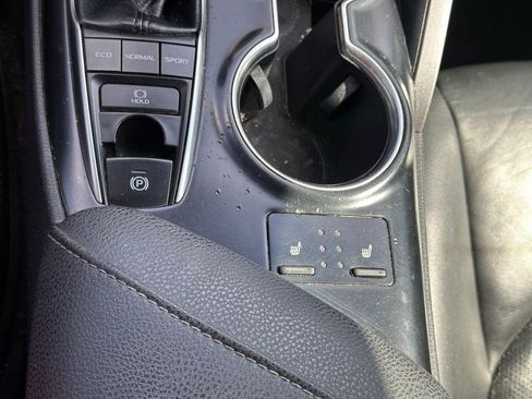 Used 2018 Toyota Camry XSE image 32