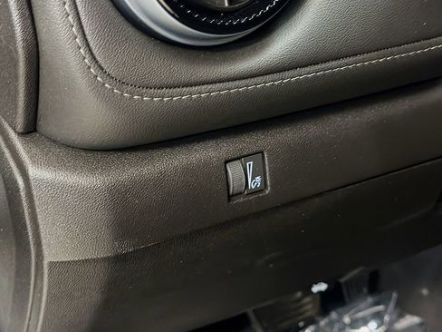 Used 2024 Chevrolet Colorado LT w/ LT Convenience Package AWD/4WD image 9