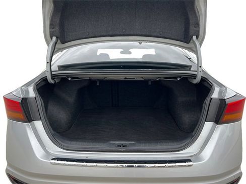 Used 2020 Nissan Altima 2.5 SR w/ Premium Package image 18