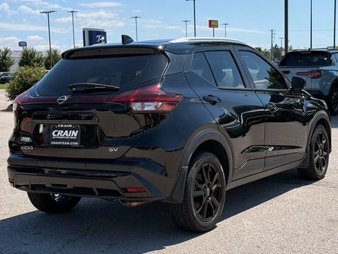 Used 2024 Nissan Kicks SV FWD image 7