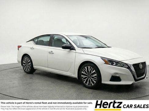Used 2025 Nissan Altima 2.5 SV FWD image 1